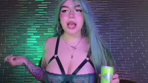 Snapshot of miia_zarate chatting on February 2025 12:30:02 AM Ma - online show from February 2025 12:30:02 AM