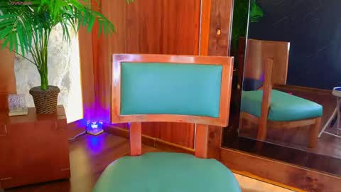  CALL ME MIA  online show from April 2026 04:01:01 PM