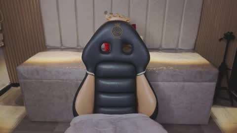 miiaa_evans1 online show from February 2026 08:03:02 PM