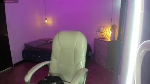 miiss_greyy online show from September 2025 11:43:01 AM