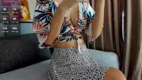 Snapshot of miissblonde chatting on October 2025 03:01:02 AM miissblonde online show from October 2025 03:01:02 AM