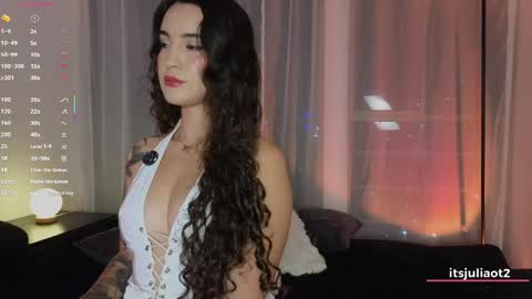 Snapshot of miissjulia chatting on April 2026 12:35:02 AM online show from April 2026 12:35:02 AM