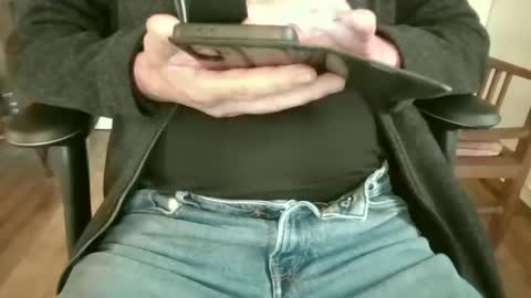 mik online show from October 2025 12:38:01 PM