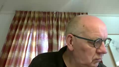 Snapshot of mik116 chatting on May 2026 06:31:02 AM mik online show from May 2026 06:31:02 AM