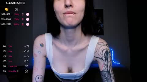 Snapshot of mika_reid chatting on July 2026 09:39:01 AM Mika online show from July 2026 09:39:01 AM