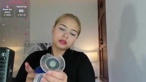 Mikaela blondie bigass online show from February 2026 09:41:01 AM