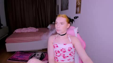 Snapshot of mikaella_nicole chatting on June 2026 08:01:01 PM mikaella_nicole online show from June 2026 08:01:01 PM