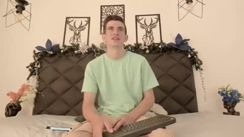 mikael online show from January 2025 04:55:01 AM