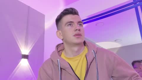 mikael online show from April 2026 04:12:01 AM