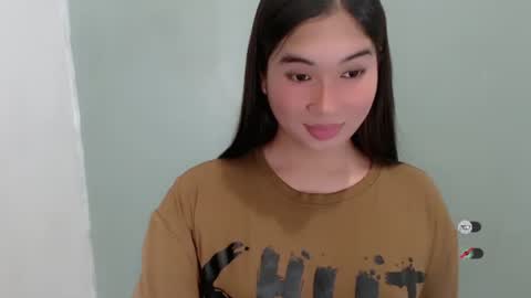 Snapshot of mikayla_slut chatting on October 2025 06:19:01 AM Kyla online show from October 2025 06:19:01 AM