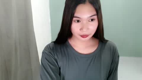 Snapshot of mikayla_slut chatting on October 2025 05:32:02 PM Kyla online show from October 2025 05:32:02 PM