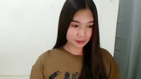 Snapshot of mikayla_slut chatting on October 2025 09:48:01 PM Kyla online show from October 2025 09:48:01 PM