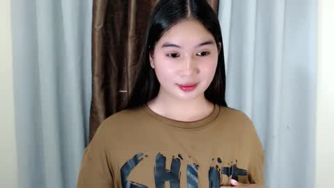 Snapshot of mikayla_slut chatting on October 2025 05:30:01 AM Kyla online show from October 2025 05:30:01 AM