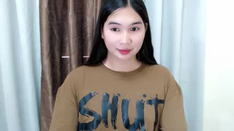 Snapshot of mikayla_slut chatting on November 2025 04:47:01 AM Kyla online show from November 2025 04:47:01 AM