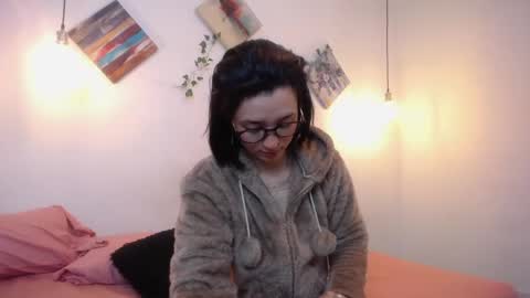 Snapshot of mikaza_akerman chatting on May 2026 01:06:01 PM mikaza online show from May 2026 01:06:01 PM
