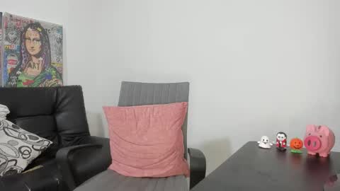 mike3xxx online show from November 2025 11:38:01 PM