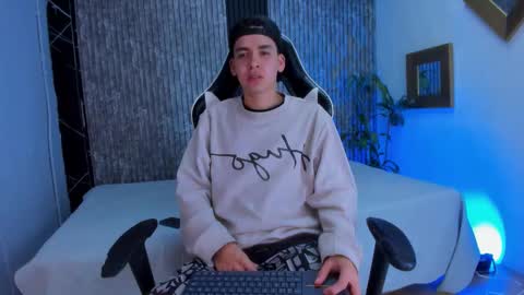 Snapshot of mike_0233 chatting on October 2025 05:16:02 AM Mike 0233 online show from October 2025 05:16:02 AM