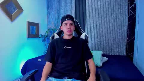 Snapshot of mike_0233 chatting on October 2025 04:16:01 AM Mike 0233 online show from October 2025 04:16:01 AM