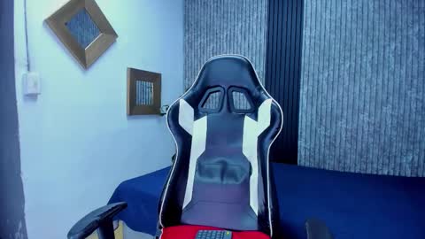 Snapshot of mike_0233 chatting on October 2025 04:26:01 AM Mike 0233 online show from October 2025 04:26:01 AM