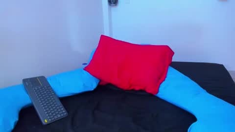 Snapshot of mike__horny chatting on February 2025 04:47:02 PM Mike online show from February 2025 04:47:02 PM