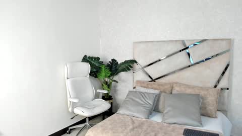 Mike Belle online show from December 2024 10:08:02 PM