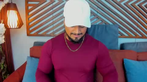 Snapshot of mike_estevess chatting on May 2026 05:48:01 AM online show from May 2026 05:48:01 AM