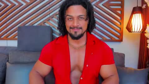 Snapshot of mike_estevess chatting on May 2026 06:21:02 AM online show from May 2026 06:21:02 AM