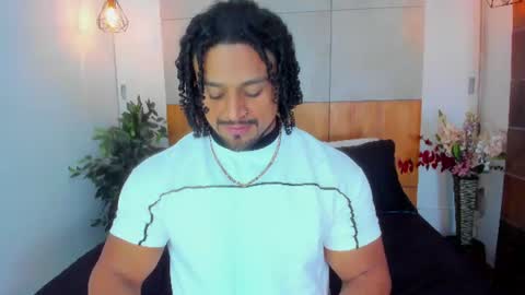 Snapshot of mike_estevess chatting on July 2026 07:22:01 AM online show from July 2026 07:22:01 AM