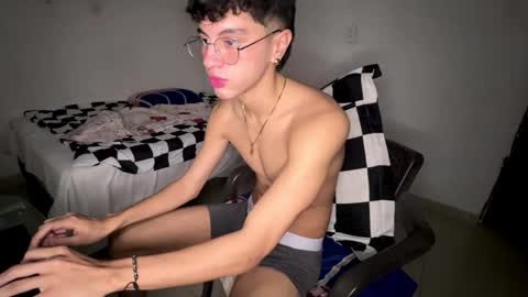 Mike Pineapple online show from October 2025 06:17:02 PM