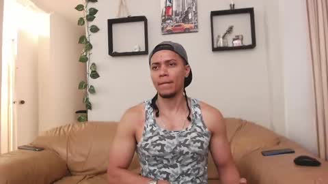 Snapshot of mike_rolly chatting on February 2025 02:36:02 AM Enrique Rolly online show from February 2025 02:36:02 AM