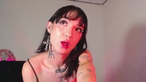 Snapshot of mikee_g chatting on November 2025 03:30:02 AM ZARA BLARE online show from November 2025 03:30:02 AM