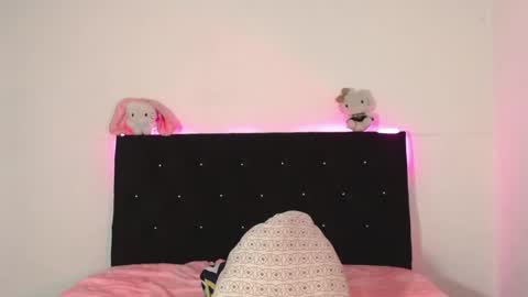 Snapshot of mikee_g chatting on November 2025 04:23:02 AM ZARA BLARE online show from November 2025 04:23:02 AM