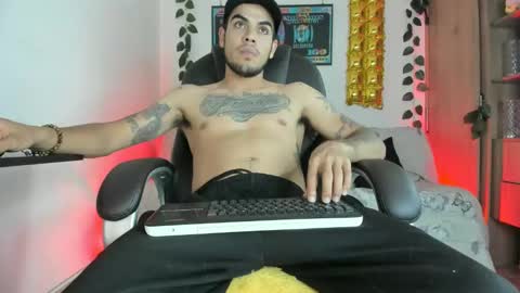 Snapshot of mikee_scooth chatting on January 2025 03:32:02 AM mikee_scooth online show from January 2025 03:32:02 AM
