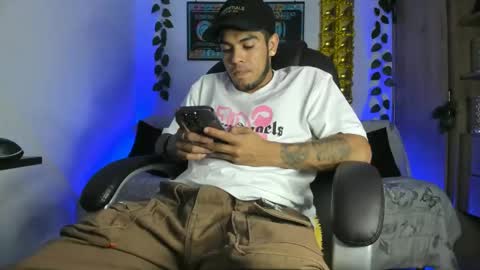 Snapshot of mikee_scooth chatting on January 2025 02:57:02 AM mikee_scooth online show from January 2025 02:57:02 AM