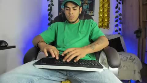 Snapshot of mikee_scooth chatting on January 2025 08:30:02 PM mikee_scooth online show from January 2025 08:30:02 PM