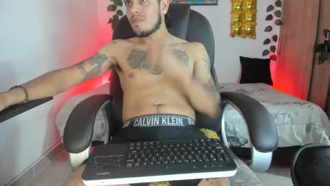 Snapshot of mikee_scooth chatting on February 2025 05:58:01 AM mikee_scooth online show from February 2025 05:58:01 AM