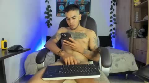 Snapshot of mikee_scooth chatting on February 2025 07:56:02 AM mikee_scooth online show from February 2025 07:56:02 AM