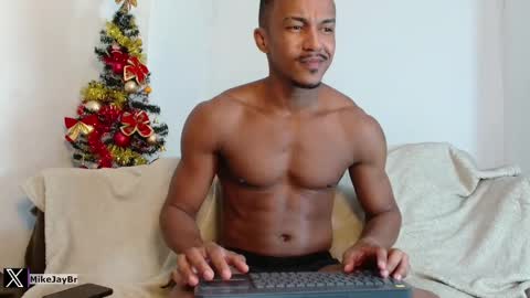 Snapshot of mikejaybr chatting on December 2024 12:16:02 PM Mike Jay online show from December 2024 12:16:02 PM