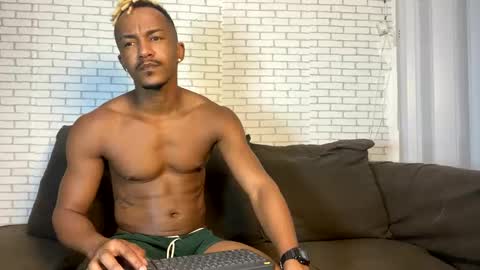 Snapshot of mikejaybr chatting on December 2024 01:17:02 PM Mike Jay online show from December 2024 01:17:02 PM