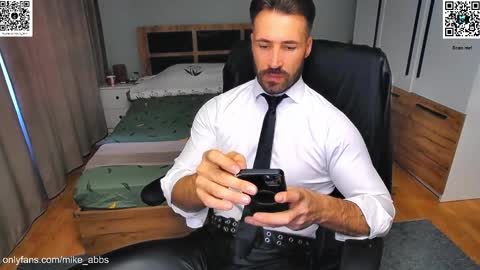 Mike    online show from October 2025 12:58:01 PM