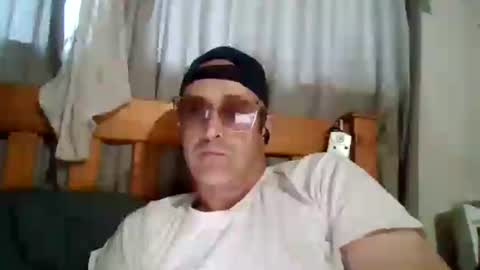 Snapshot of mikeundies chatting on June 2026 06:52:01 AM mikeundies online show from June 2026 06:52:01 AM