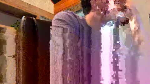 Snapshot of mikeydubs10 chatting on May 2026 01:27:02 PM mikeydubs10 online show from May 2026 01:27:02 PM