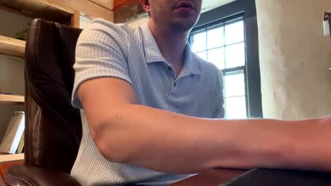 Snapshot of mikeydubs10 chatting on May 2026 01:28:01 PM mikeydubs10 online show from May 2026 01:28:01 PM