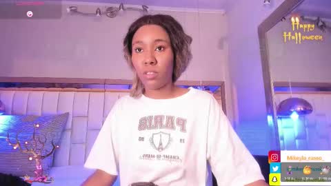 Mikeyla  online show from October 2025 08:05:01 PM