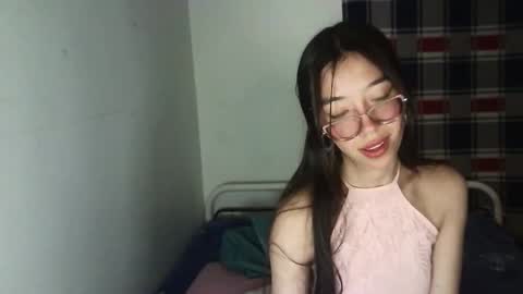 Snapshot of mikhaela_ chatting on November 2025 06:01:01 AM Mikhaela online show from November 2025 06:01:01 AM