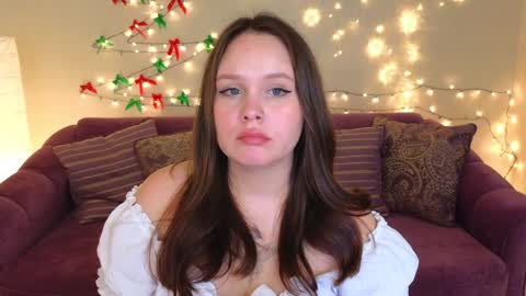 Snapshot of miki_miki_cutie chatting on December 2024 08:15:01 PM Mikki online show from December 2024 08:15:01 PM
