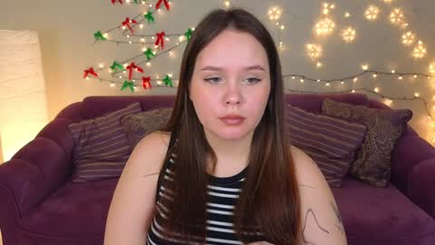 Snapshot of miki_miki_cutie chatting on January 2025 04:49:02 PM Mikki online show from January 2025 04:49:02 PM