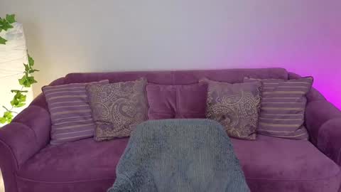 Snapshot of miki_miki_cutie chatting on January 2025 04:40:01 PM Mikki online show from January 2025 04:40:01 PM