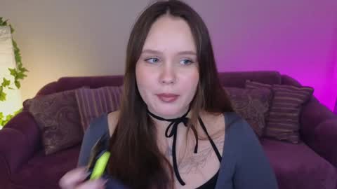Snapshot of miki_miki_cutie chatting on January 2025 08:21:02 PM Mikki online show from January 2025 08:21:02 PM