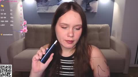 Snapshot of miki_miki_cutie chatting on February 2025 09:01:02 PM Mikki online show from February 2025 09:01:02 PM